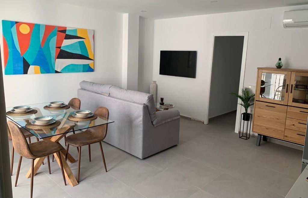 Encanto I Solo Familias Y Parejas En Zona Centro *